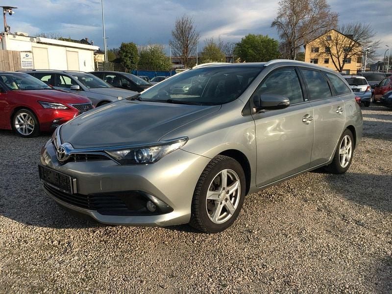Gebraucht Toyota Auris Edition-S 116 PS (85 kW) 2017 Grau Limousine