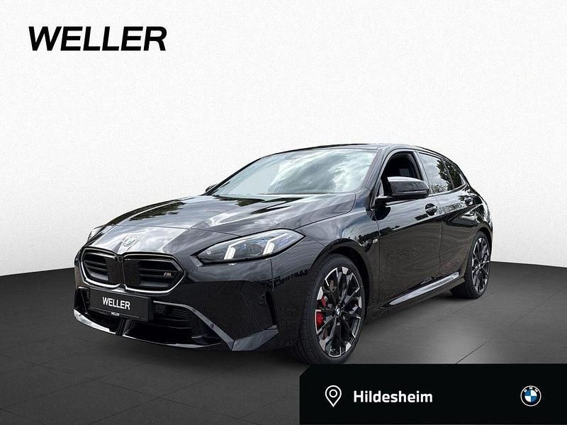 Gebraucht BMW M135 Performance 300 PS (220 kW) 2025 Schwarz Kleinwagen