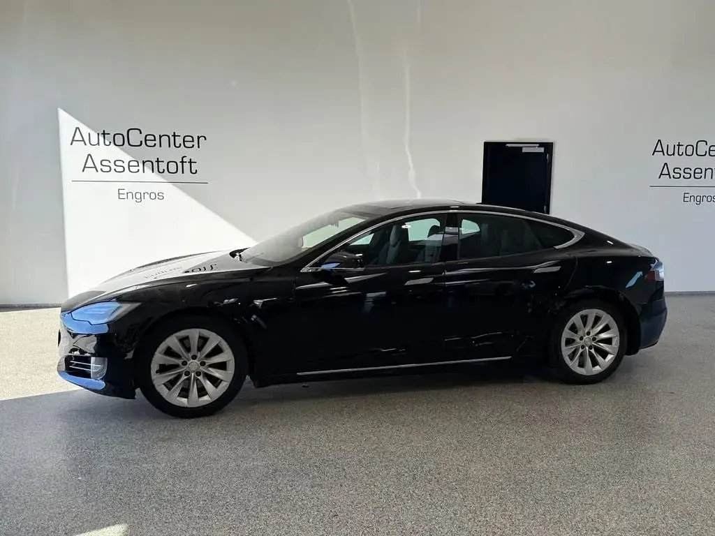 Second-hand Tesla Model S 244 kW (333 CP) 2019 Negru Hatchback