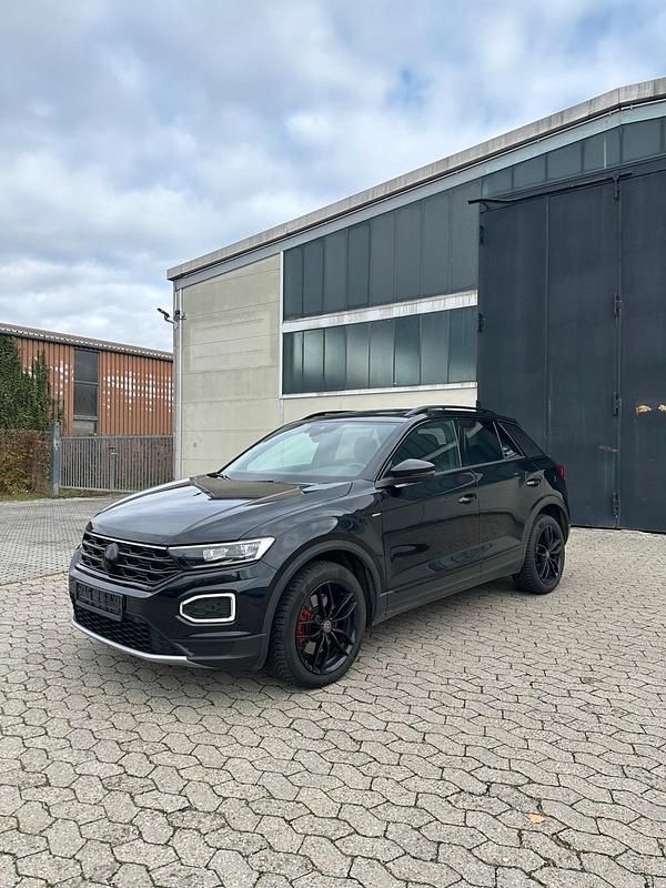 Schwarz Gebraucht 2022 VW T-Roc Black Edition SUV | 18.000 € - Bild 1/4