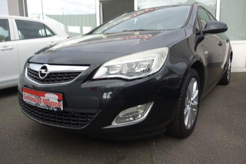 Gebraucht Opel Astra 140 PS (102 kW) 2012 Schwarz Kombi