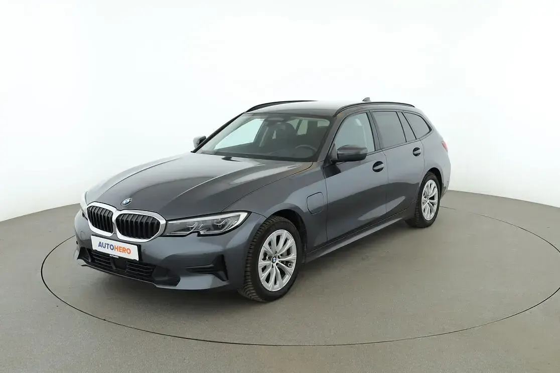Gebraucht BMW 330e Advantage 252 PS (185 kW) 2020 Kombi