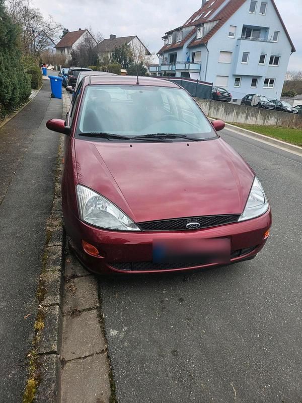 Second-hand Ford Focus 115 CP (84 kW) 1999 Roșu Hatchback