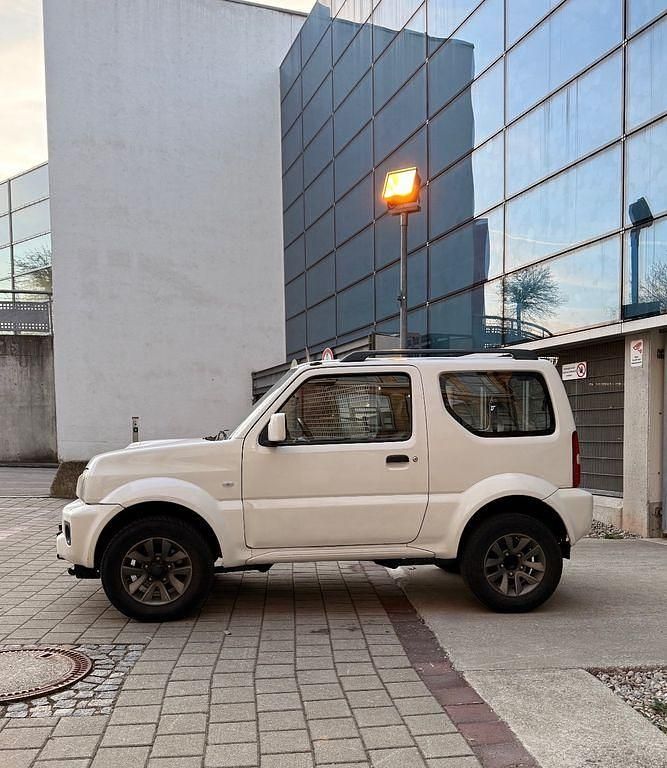 Gebraucht Suzuki Jimny 84 PS (61 kW) 2012 Weiß SUV