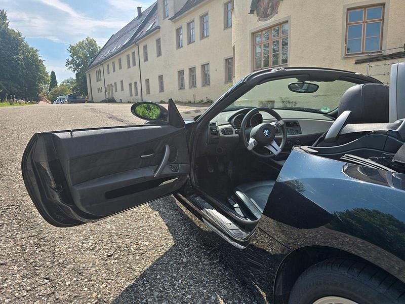 Gebraucht BMW Z4 Sport Line 170 PS (125 kW) 2005 Schwarz Cabrio