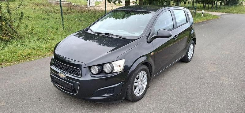 Schwarz Gebraucht 2012 Chevrolet Aveo Limousine | 3.300 € (Fairer Preis) - Bild 1/4