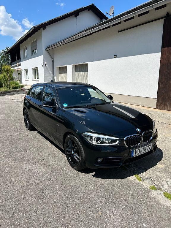 Schwarz Gebraucht 2017 BMW 120 Sport Line Kleinwagen | 15.500 € (Superpreis) - Bild 1/4