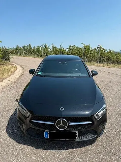 Gebraucht Mercedes A200 150 PS (110 kW) 2020 Schwarz Limousine