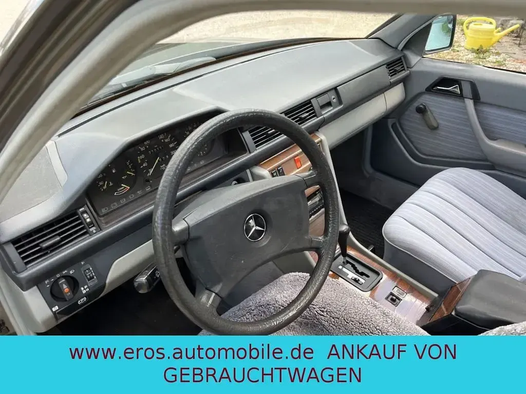Gebraucht Mercedes E230 132 PS (97 kW) 1988 Grau Limousine