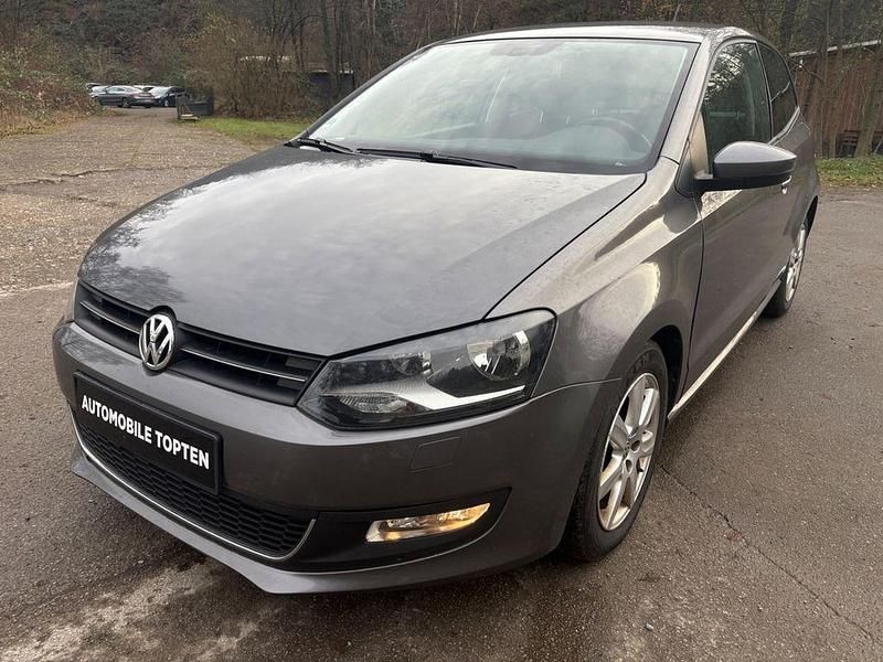 Grau Gebraucht 2010 VW Polo Highline Limousine | 5.999 € (Guter Preis) - Bild 1/4