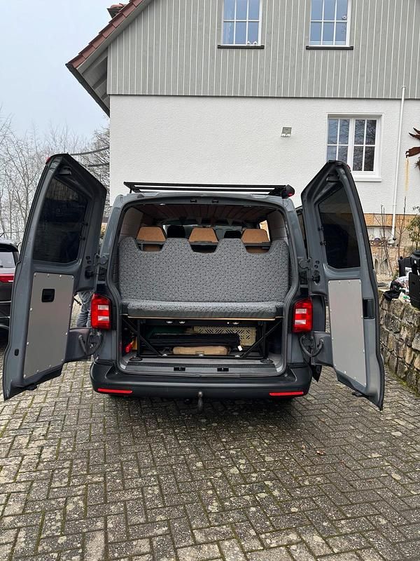 Gebraucht VW Transporter 140 PS (102 kW) 2016 Grau Van