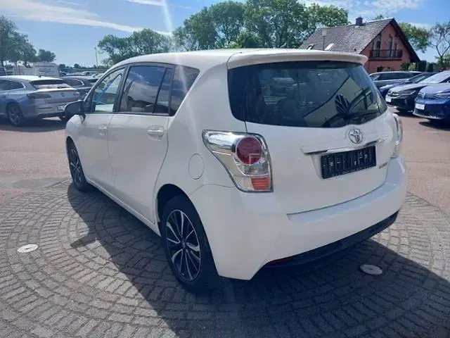 Gebraucht Toyota Verso Edition-S 147 PS (108 kW) 2017 Weiß Van / Kleinbus