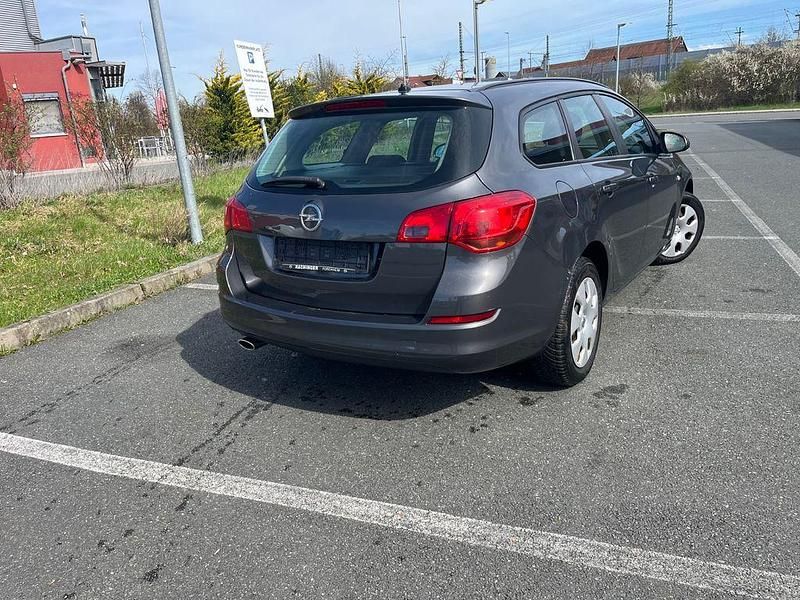 Second-hand Opel Astra 120 CP (88 kW) 2012 Gri Break