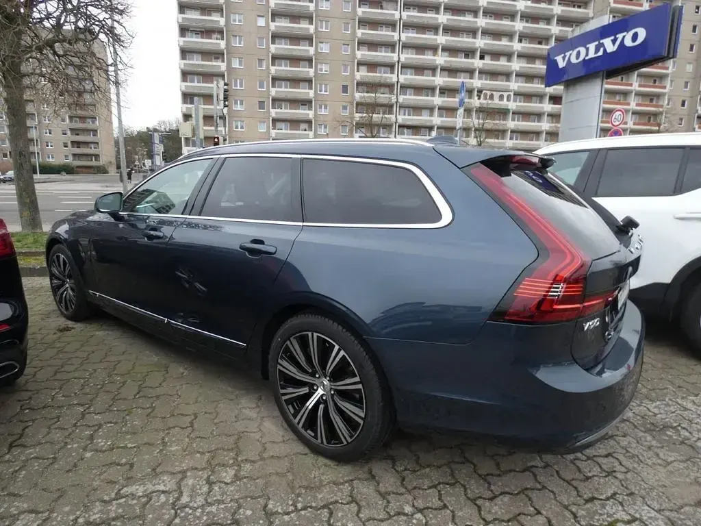 Gebraucht Volvo V90 Ultimate 197 PS (144 kW) 2024 Blau Kombi