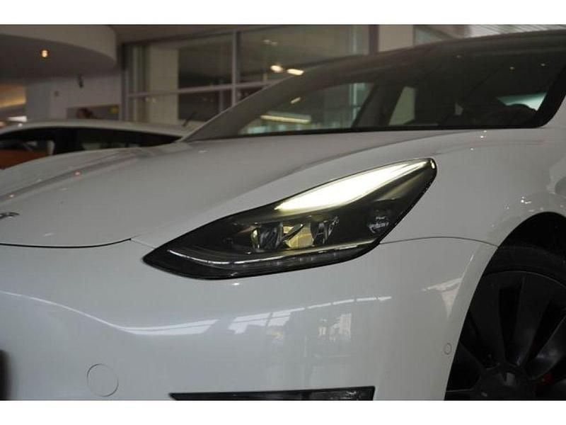 Gebraucht Tesla Model 3 Performance 461 kW (627 PS) 2021 Pearl white multicoat Limousine
