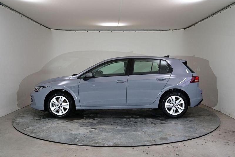 Neu VW Golf VIII 116 PS (85 kW) 2026 Grau Limousine