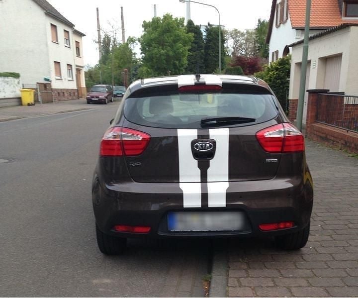 Braun Gebraucht 2012 Kia Rio Spirit Kleinwagen | 4.300 € (Fairer Preis) - Bild 1/4
