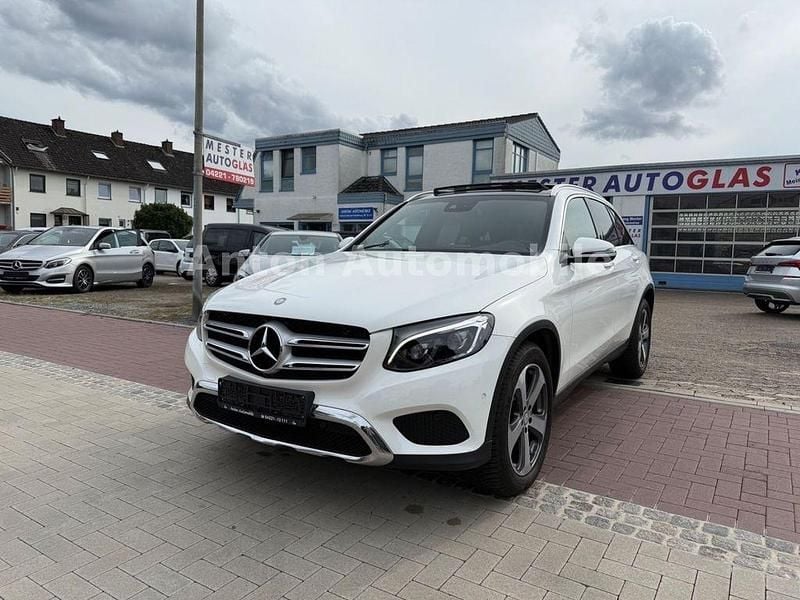 Weiß Gebraucht 2016 Mercedes GLC220 SUV | 26.990 € (Guter Preis) - Bild 1/4
