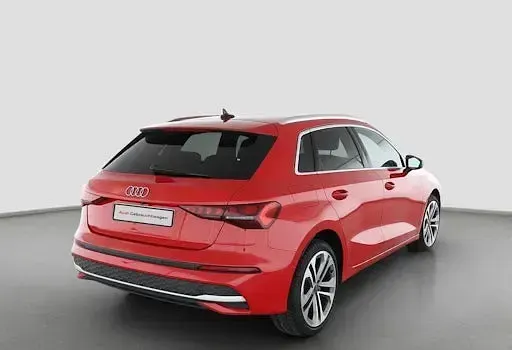 Gebraucht Audi A3 Ambiente 150 PS (110 kW) 2025 Rot Limousine