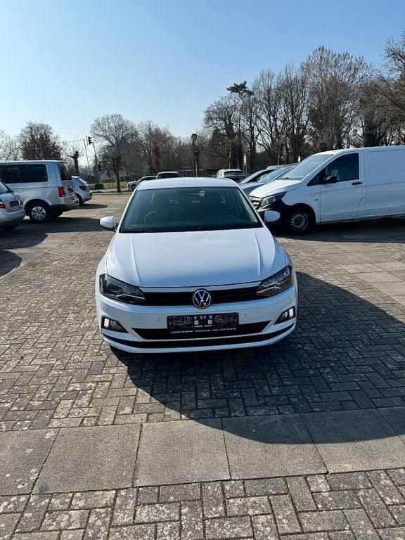 Gebraucht VW Polo Trendline 95 PS (69 kW) 2021 Weiß Kleinwagen