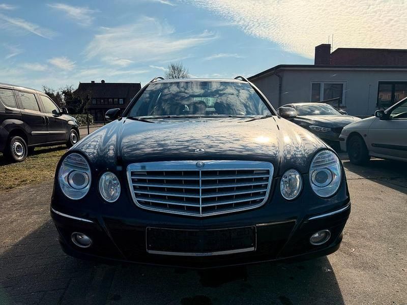 Second-hand Mercedes E220 Elegance 170 CP (125 kW) 2006 Negru Break