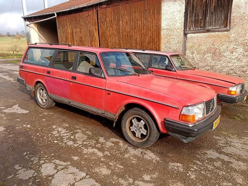 Gebraucht Volvo 240 79 PS (58 kW) 1992 Rot Kombi