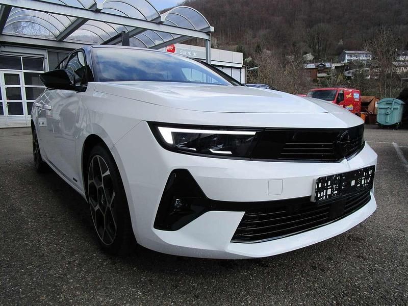 Gebraucht Opel Astra GS Line 131 PS (96 kW) 2023 Jade weiss/arktis weiss Kleinwagen