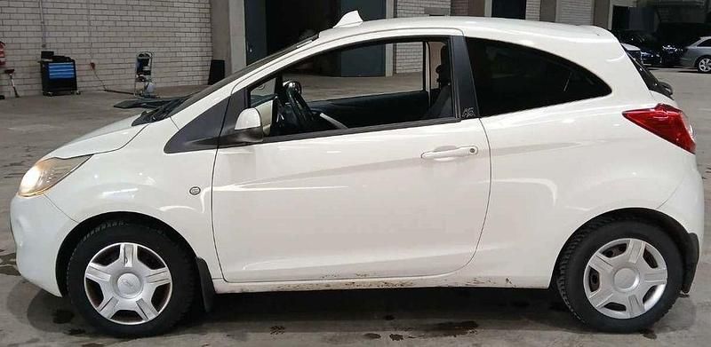 Gebraucht Ford Ka Titanium 69 PS (50 kW) 2010 Weiss Kleinwagen