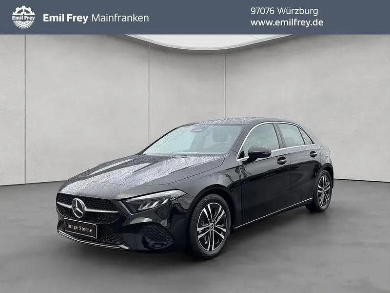 Schwarz Gebraucht 2025 Mercedes A180 Advanced Limousine | 27.450 € (Fairer Preis) - Bild 1/4