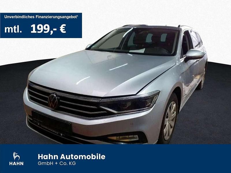 Gebraucht VW Passat Business 150 PS (110 kW) 2023 Scale silver metallic Kombi