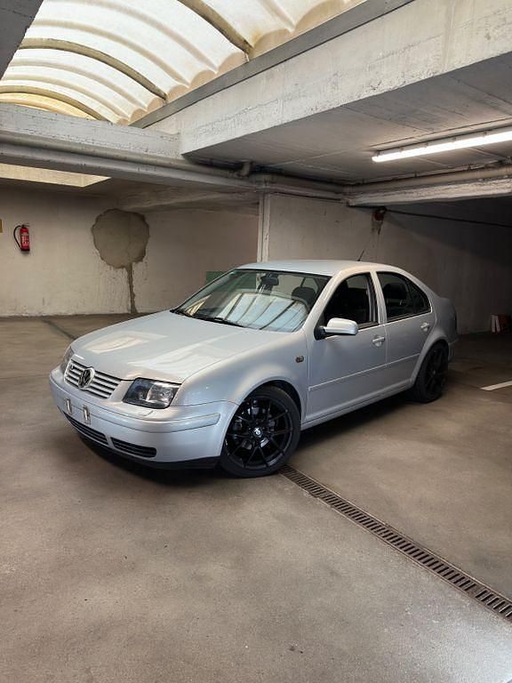 Silber Gebraucht 1998 VW Bora Highline Limousine | 4.149 € - Bild 1/4