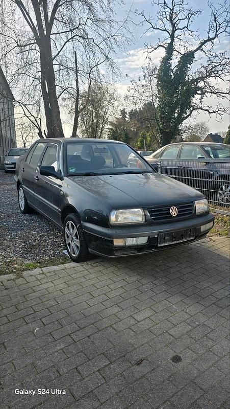 Second-hand VW Jetta 75 CP (55 kW) 1995 Negru Berlinǎ
