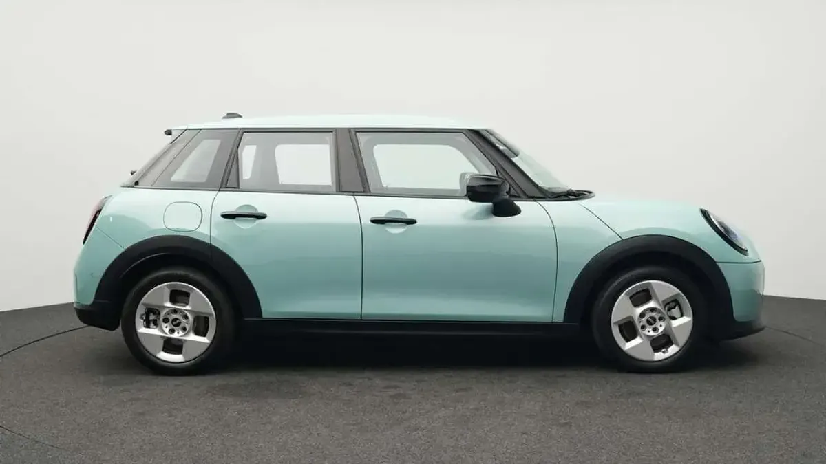 Używany Mini Cooper Classic 156 KM (114 kW) 2024 Zielony Hatchback