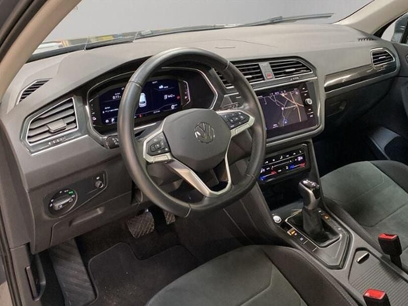 Gebraucht VW Tiguan Elegance 245 PS (180 kW) 2022 Delfingrau metallic (metallic) SUV