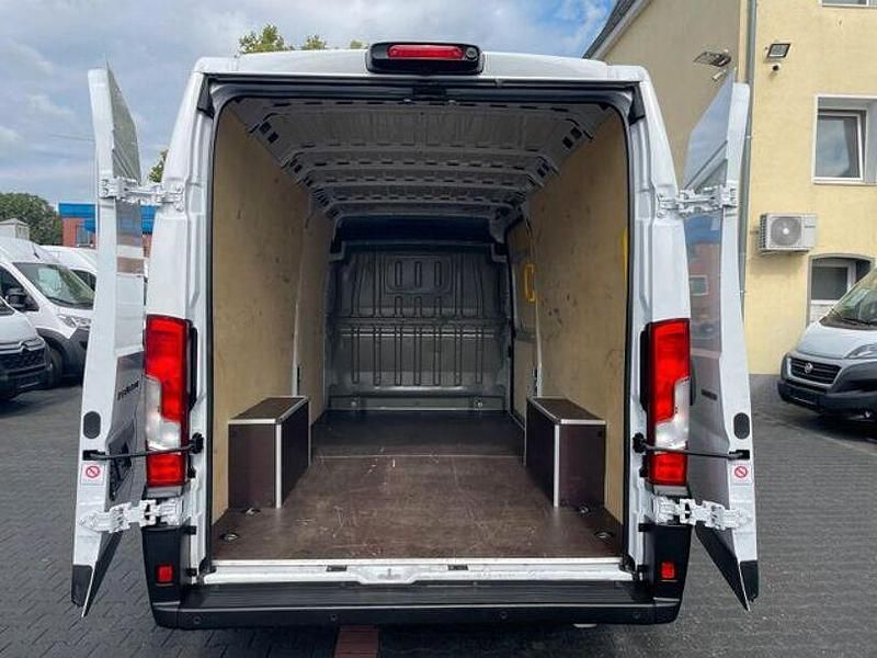 Gebraucht Peugeot Boxer 140 PS (102 kW) 2024 Weiß icy Van