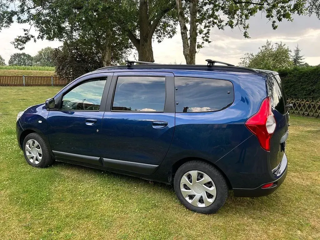 Gebraucht Dacia Lodgy Lauréate 102 PS (75 kW) 2016 Blau Van / Kleinbus