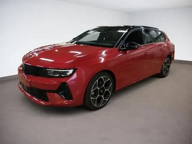 Używany Opel Astra Ultimate 131 KM (96 kW) 2024 Czerwony Kombi