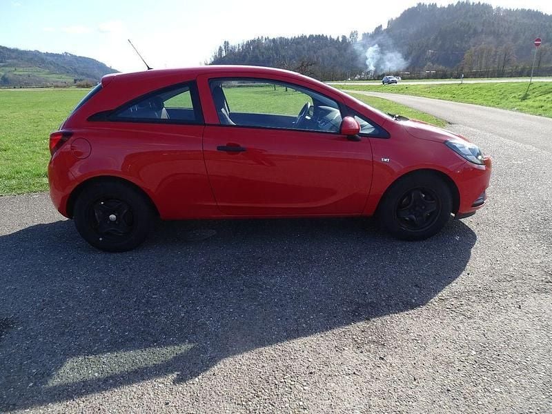 Używany Opel Corsa Selection 69 KM (50 kW) 2016 Czerwony Hatchback