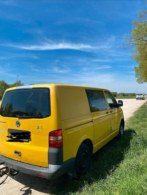 Second-hand VW Transporter 84 CP (61 kW) 2007 Galben Van