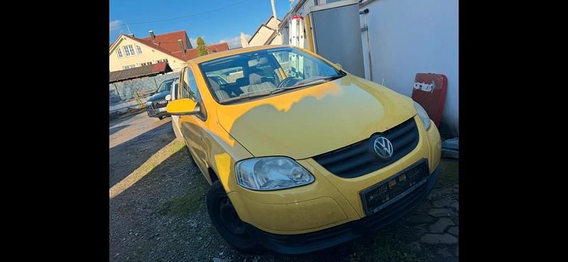 Gelb Gebraucht 2005 VW Fox Kleinwagen | 400 € (Superpreis) - Bild 1/4