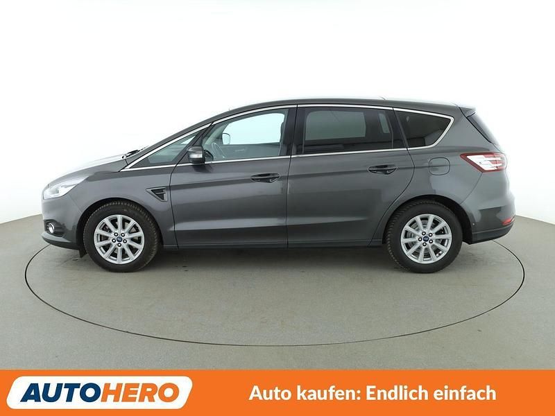 Gebraucht Ford S-MAX Titanium 150 PS (110 kW) 2017 Grau Van / Kleinbus