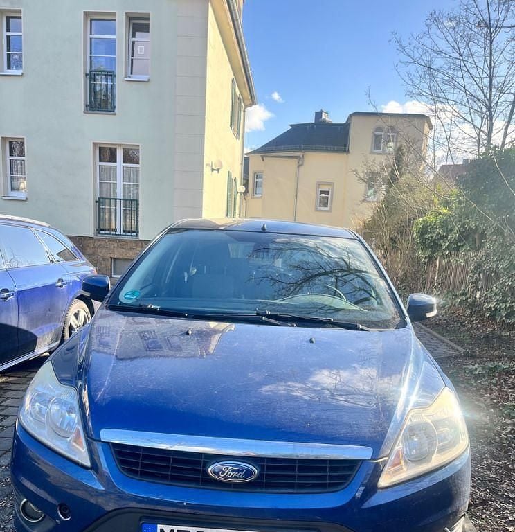 Gebraucht Ford Focus Titanium 116 PS (85 kW) 2010 Blau Limousine