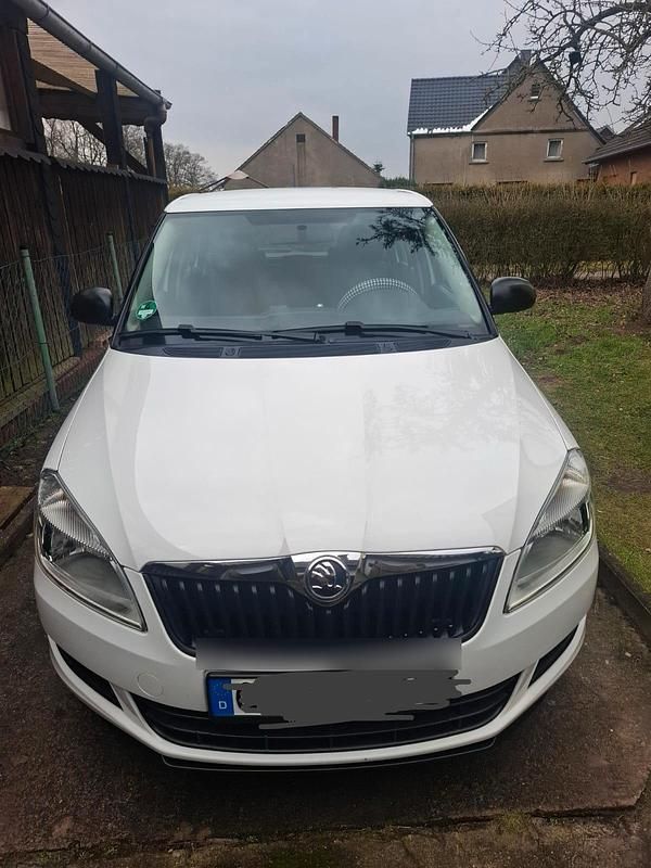 Weiß Gebraucht 2013 Skoda Fabia Kombi | 5.100 € (Fairer Preis) - Bild 1/4