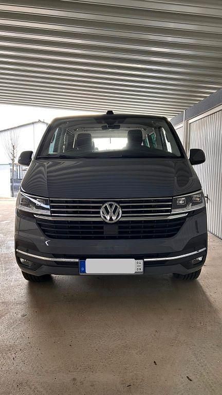 Gebraucht VW Multivan Generation Six 150 PS (110 kW) 2021 Grau Van