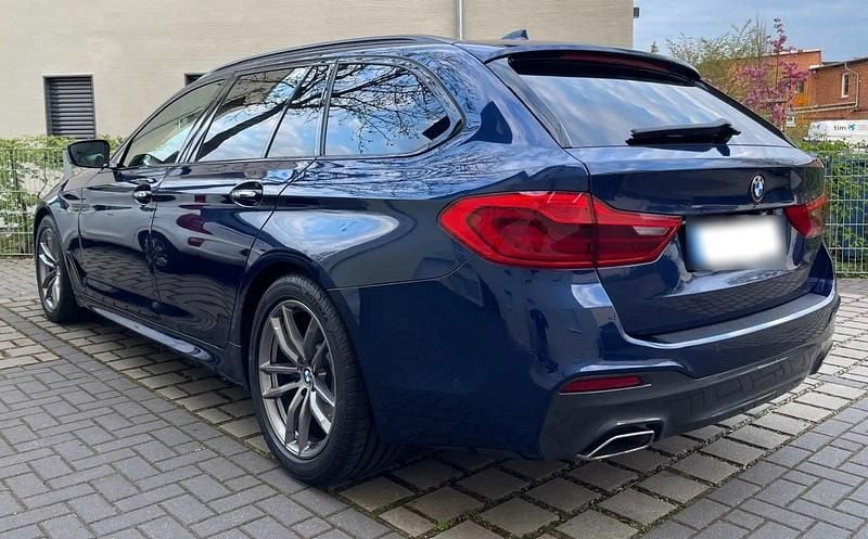 Gebraucht BMW 530 M Sport 252 PS (185 kW) 2017 Blau Kombi