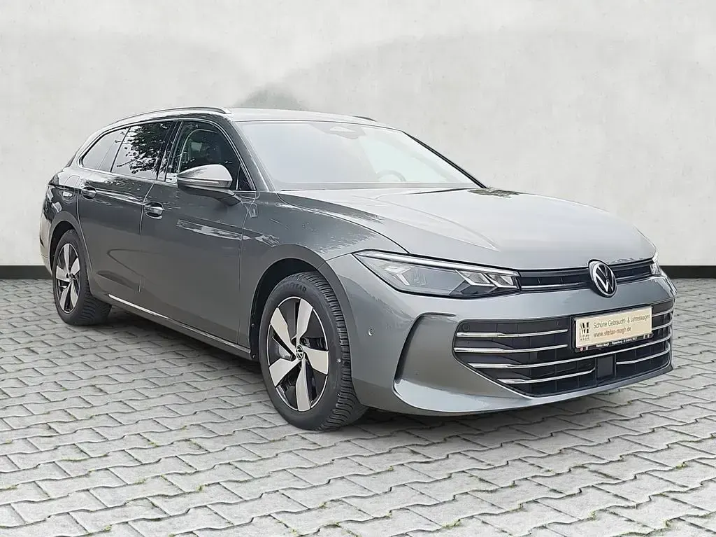 Gebraucht VW Passat Business 150 PS (110 kW) 2025 Grau Kombi