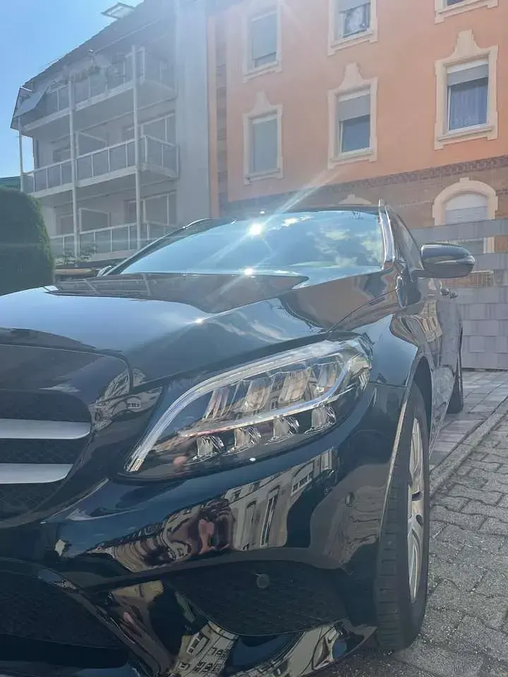 Gebraucht Mercedes C220 Exclusive 194 PS (142 kW) 2018 Schwarz Kombi