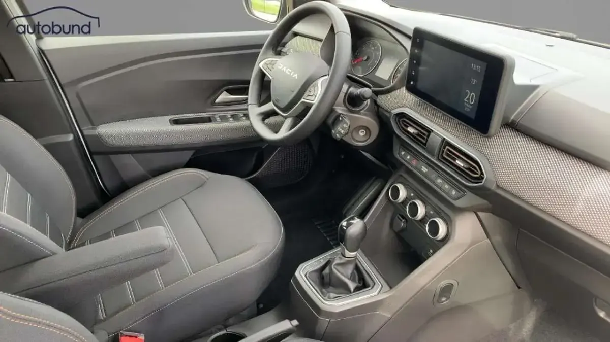Neu Dacia Sandero Expression 91 PS (66 kW) 2025 Weiss / arktisweiss Kleinwagen
