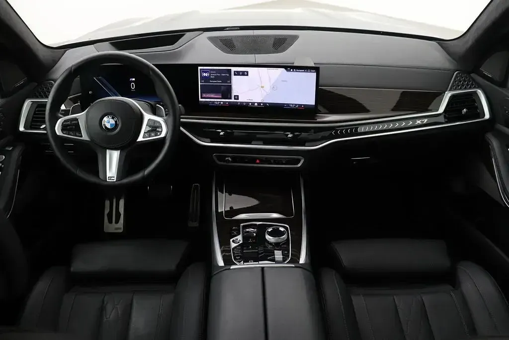 Gebraucht BMW X7 M Sport 381 PS (280 kW) 2024 Schwarz SUV