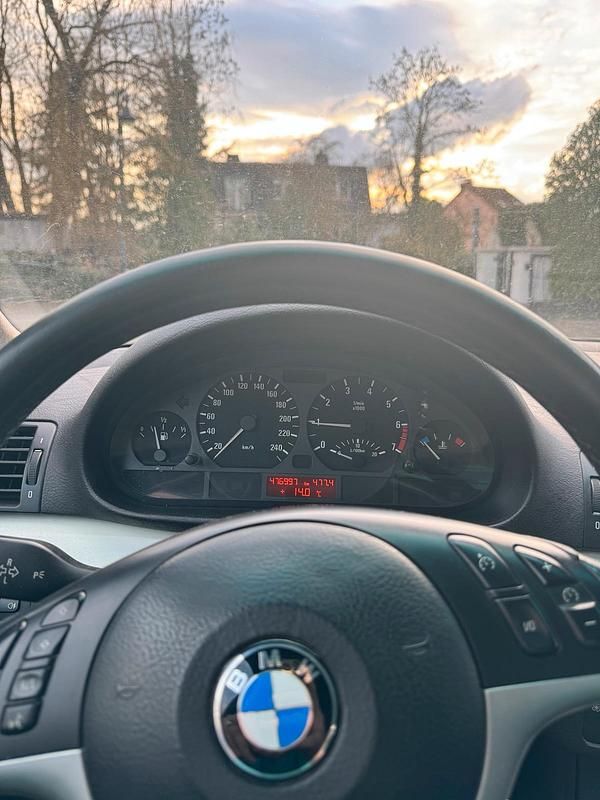 Second-hand BMW 325 192 CP (141 kW) 2002 Argintiu Berlinǎ